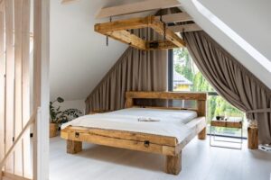 Praktyczny poradnik: Jak samodzielnie zbudować łóżko z belek i desek?