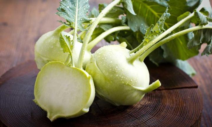 Towarzystwo roślin dla kalarepy