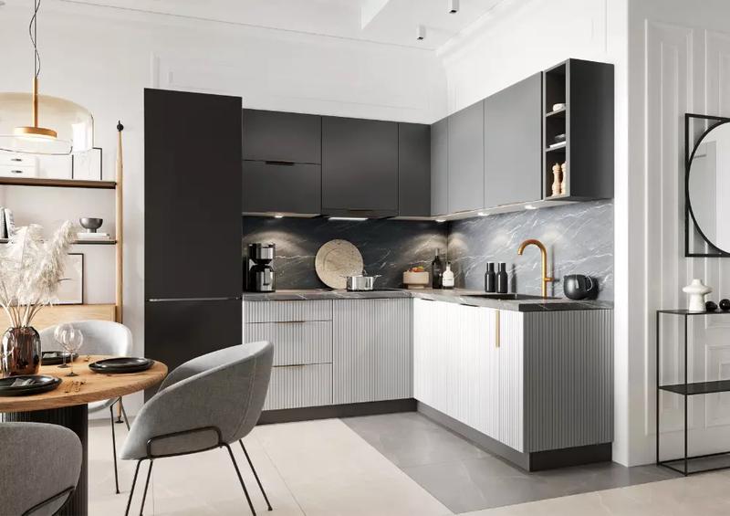 Usuwanie rys z mebli