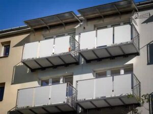 Jak dobudować balkon przyczepny – doskonałe rozwiązania dla mieszkańców bloków