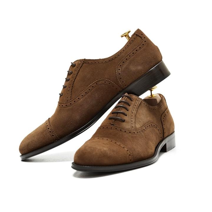 Czyszczenie butów z zamszu