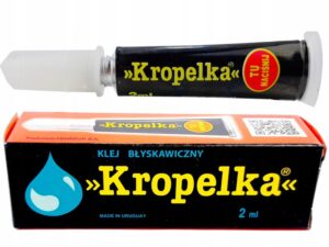 Skuteczne sposoby na usunięcie kleju kropelka z plastiku bez uszkodzeń